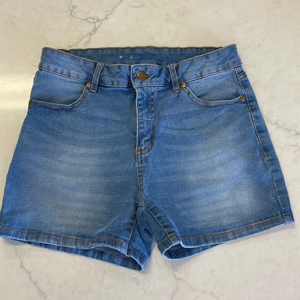 Sierra Light Denim Shorts Size 6